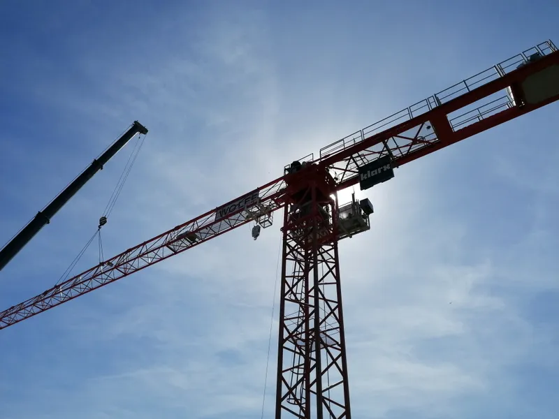 Checkliste: Turmdrehkran mieten – Wichtige Fakten für Kranführer